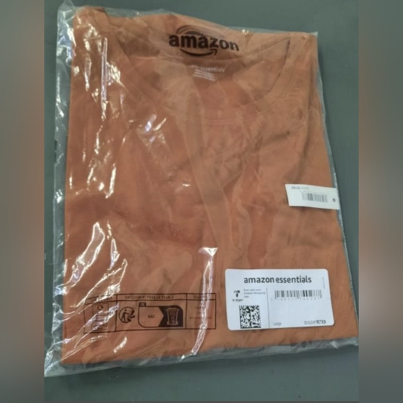 Long sleeve crewneck t-shirt - size L BNWT - Picture 2 of 2